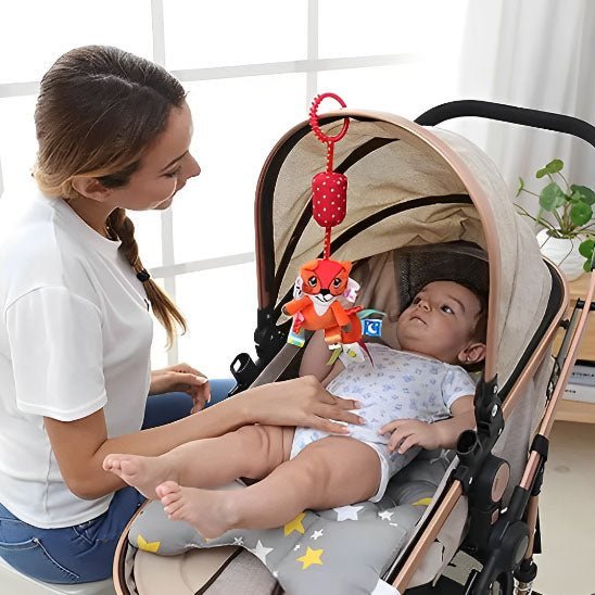 hochet-bebe-suspendu-poucette-2